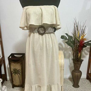 Pauln KC Women A-Lined Dress Size Small with a Fashionable Belt Soft Cream Color